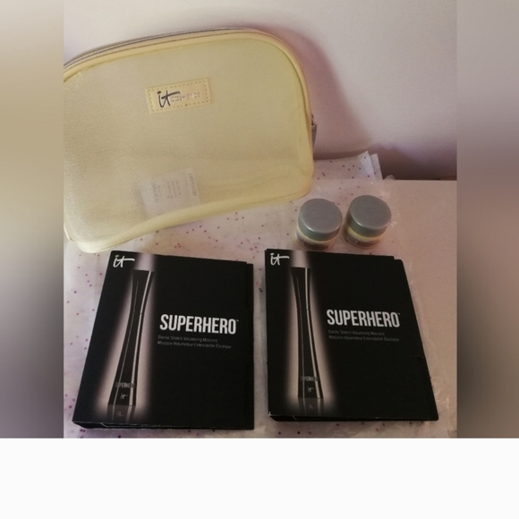 NIB It Cosmetics Confidence + Confidence in a Compact Bundle - Picture 5 of 8